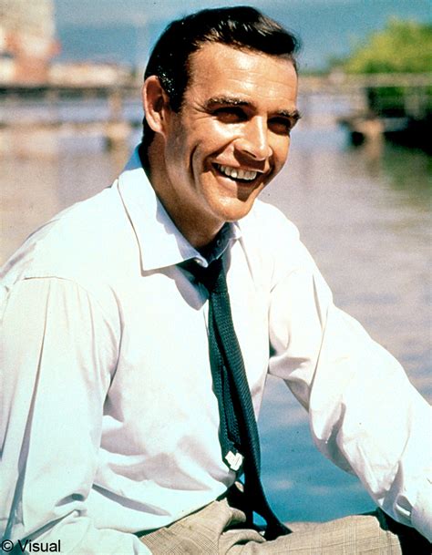 Sean Connery dans Dr No - James Bond : tous aussi sexy ? - Elle