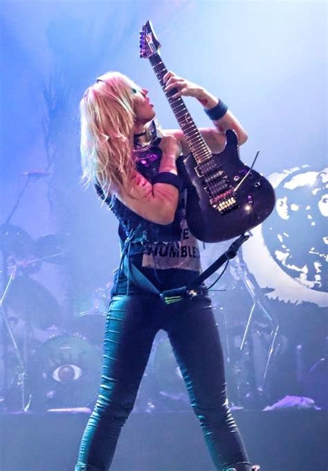 Nita Strauss Best Guitarist, Female Guitarist, Nita Strauss, Rockstar, Lita Ford, Lady Gaga ...