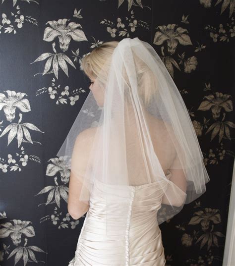 Veil Lengths - How to Find the Perfect Veil Length | The White Wedding House