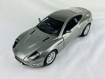 ASTON MARTIN V12 VANQUISH - James Bond 007 Die Another Day, Joyride 1:18 DAMAGED | eBay