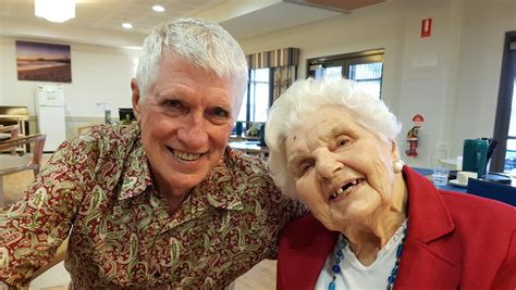 Actor visits Cairns to wish mum all the best on her 101st birthday | Cairns Post