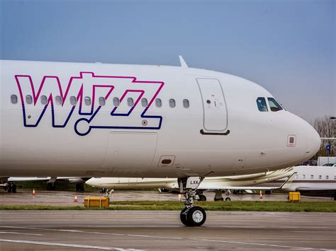 Wizz Air Expands into Italy and Ruffles Ryanair’s Feathers - Travel Radar