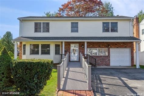 1596 Wantagh Ave, Wantagh, NY 11793 - MLS 3440079 - Coldwell Banker