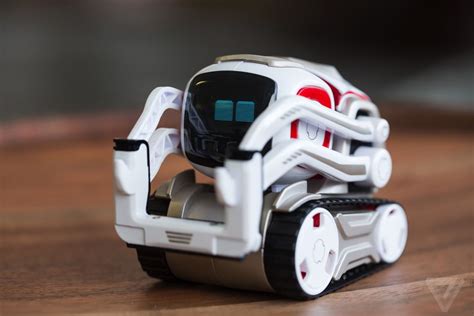 Anki's Cozmo robot is the new, adorable face of artificial intelligence - The Verge