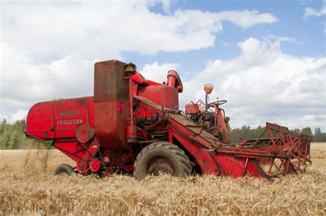 A Old Vintage Massey Ferguson Combine Harvesters Editorial Image - Image of landscape ...