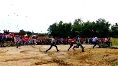 Unique Holi is celebrated amid stones rain in Barhi Chatakpur Village ...