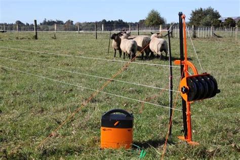 Ultimate Portable Electric Fence System: Gallagher SmartFence Amazes | Electric fence, Fence ...