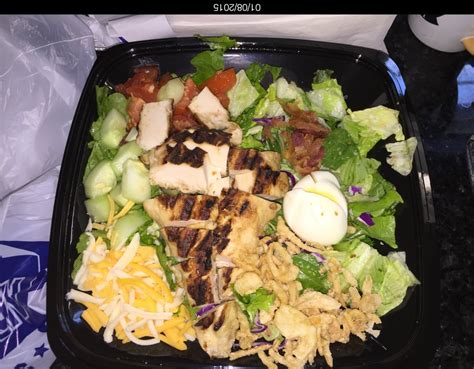 zaxby's grilled chicken salad nutrition