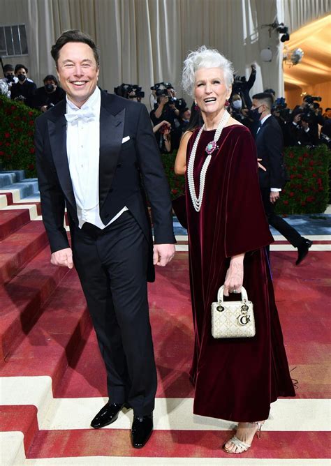 Elon Musk brings supermodel mom Maye Musk to Met Gala 2022