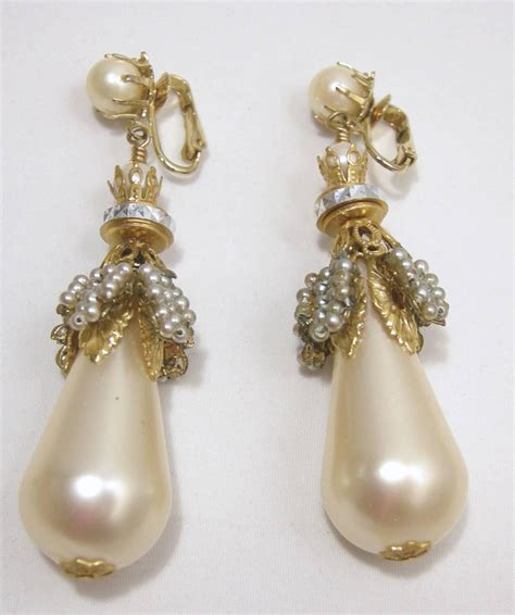 Vintage 1970s Faux Pearl Drop Earrings at 1stdibs