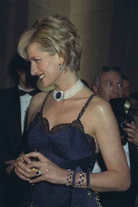 The Details Behind Princess Diana’s Iconic Beauty Looks, According to ...