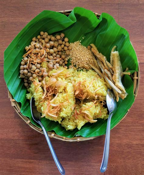 Top 10 Myanmar traditional food that you shouldn't miss - Lucky ...