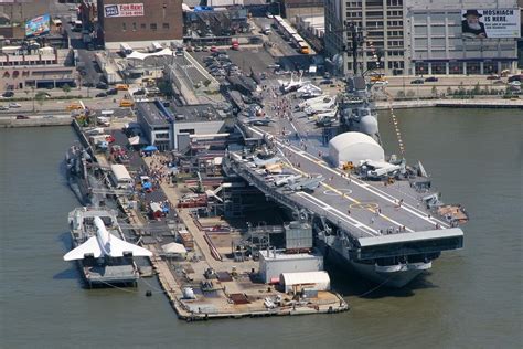 Intrepid Sea, Air & Space Museum #LegaNerd | Storia militare, Portaerei ...