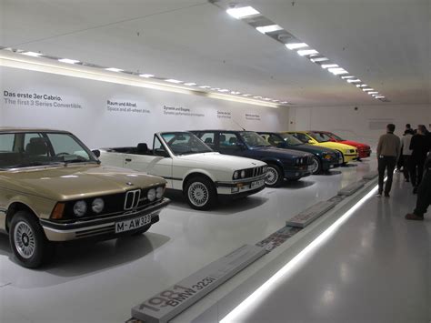 The whole family at the BMW museum in Munich : E30