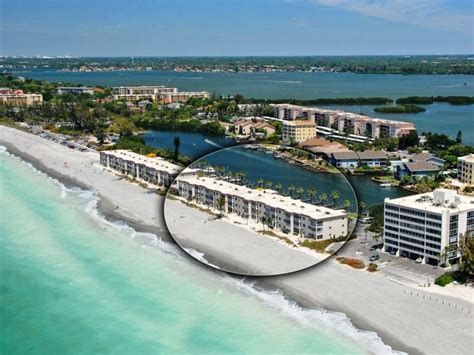 Sarasota, Florida Vacation Rental | BEACHFRONT CONDO - THREE BEDROOM ...