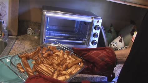 Black + Decker Air Fryer Toaster Oven. FIRST USE. - YouTube