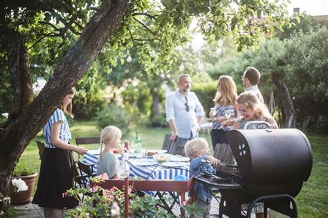 Pit Boss vs. Traeger: Which Pellet Grill is Better?