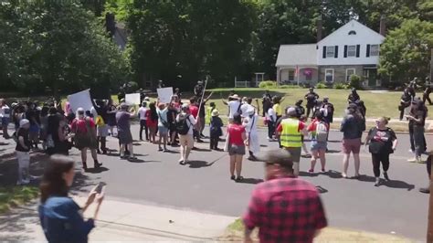 Akron protesters move outside of downtown area to demonstrate | wkyc.com