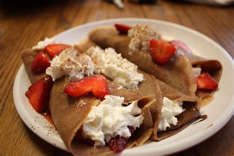 Chocolate Crepes with strawberries and cream. | Yummy food, Chocolate crepes, Delicious desserts