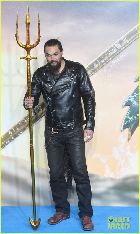 Jason Momoa Brings Aquaman's Trident to London Premiere!: Photo 4187860 | Amber Heard, Aquaman ...