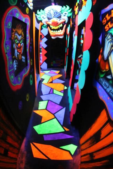 Top 25+ best Haunted carnival ideas on Pinterest | Carnival tent, Circus party decorations and ...