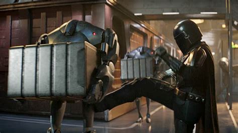 The Mandalorian Recreates Robot Fail Videos, Because Star Wars Droids Are Real Now