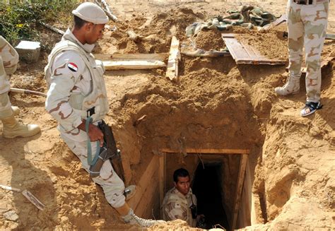 Egypt floods Gaza tunnel, flushing out Palestinian diggers | Middle ...