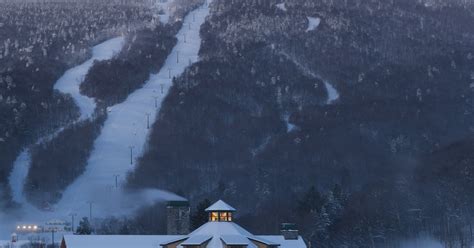 7 Top Ski Resorts In The US To Visit This Season