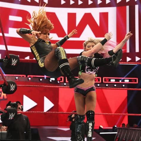 Raw 7/29/19 ~ Becky Lynch vs Alexa Bliss - wwe foto (42945439) - fanpop