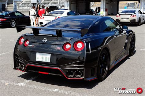 Black Nissan GT-R Nismo at GT-R Club Meet Japan - GTspirit