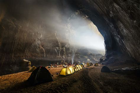 How to explore the world's largest cave, Hang Son Doong, in Vietnam ...