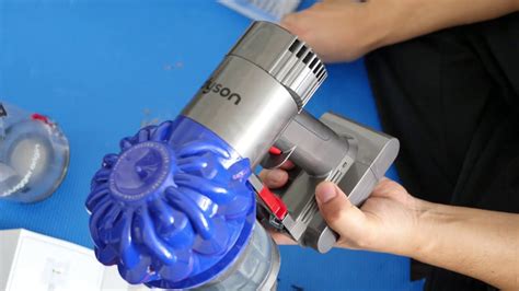 Dyson v6 - Battery Replacement - YouTube