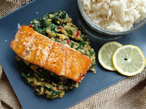 Rezept gebratener Lachs mit Spinat-Linsen – in 20 Minuten fertig