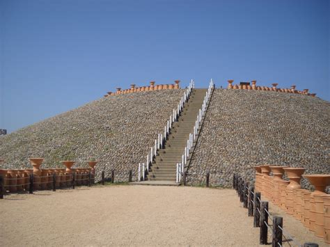 Daily Glimpses Of Japan: Kofun - Ancient Japanese Tombs