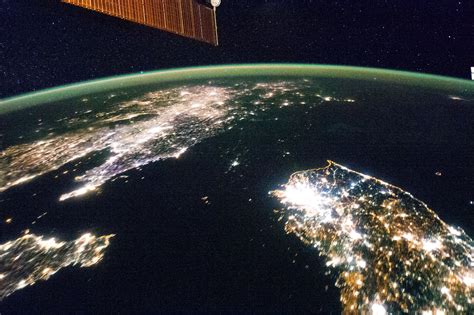 File:North and South Korea at night.jpg - Wikimedia Commons