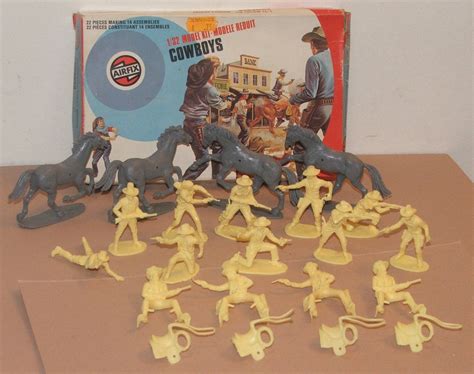 Airfix Cowboys / 1/32 Scale. | Nostalgic toys, Plastic toy soldiers, Vintage toys