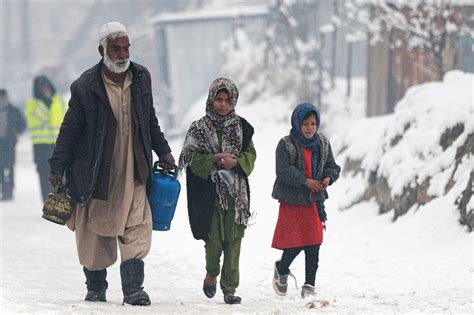 Afghanistan: Freezing weather kills at least 124 people - BBC News