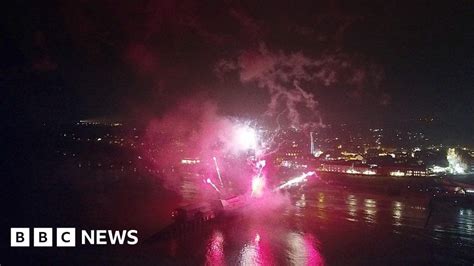 Drone captures Cromer Pier New Year's Day fireworks - BBC News