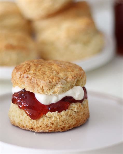 English Scones Recipe - Recipes by Carina