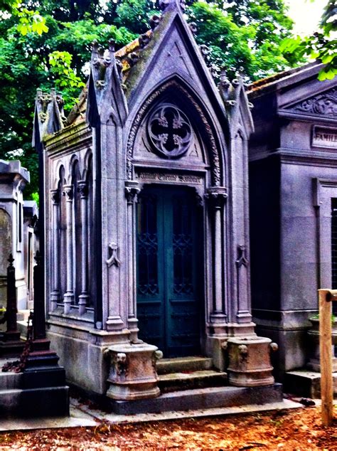 Pere Lachaise Cemetery, Paris Cemetery Angels, Cemetery Art, Cemetary ...