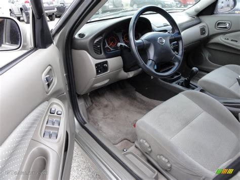 Stone Interior 2002 Nissan Sentra SE-R Photo #48712657 | GTCarLot.com