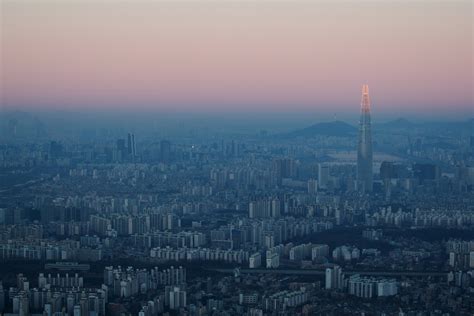 Seoul's Lotte World Tower Opens With Highest Observation Deck - Bloomberg