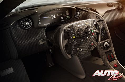 McLaren-P1-GTR_interior_01