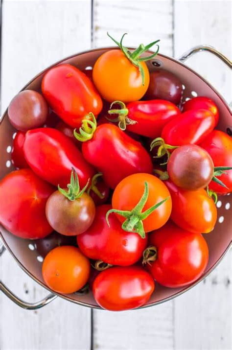 How to Blanch and Peel Tomatoes - Sustainable Cooks