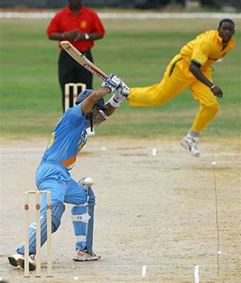 Rahul Dravid leaves a ball from Jermaine Lawson | ESPNcricinfo.com