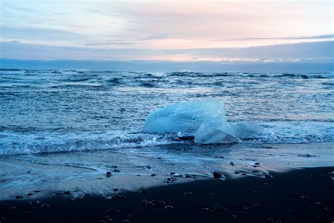 WanderingAway.com : Winter in Iceland