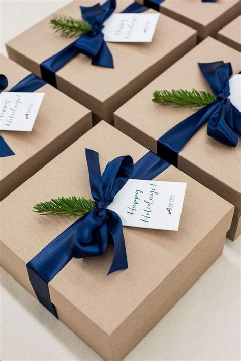 10 Craft Wrapping Paper Ideas For the Holidays | M Loves M