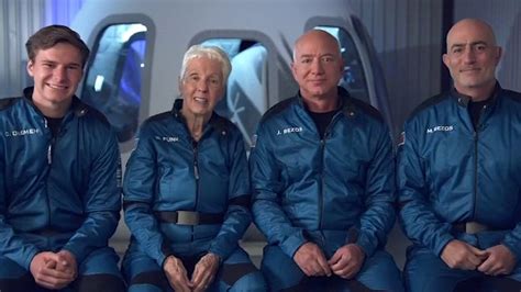 How Jeff Bezos, Blue Origin crew trained for historic spaceflight | Fox ...