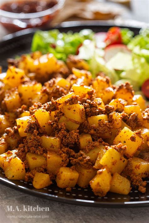 Chorizo Con Papas (chorizo and potatoes)