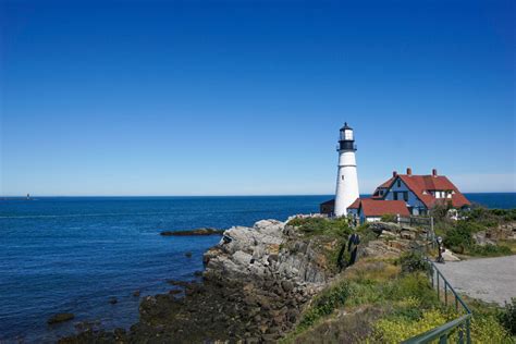 7 Lighthouses in Maine to Visit Between Portland and Bar Harbor